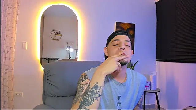 Snapshot of alejandro_calderon1 chatting on February 2026 03:43:01 AM alejandro calderon1 online show from February 2026 03:43:01 AM