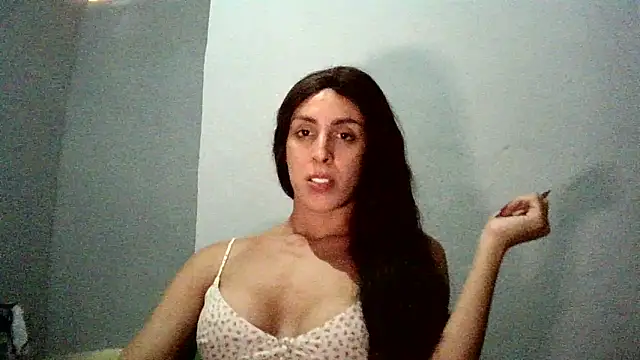 Snapshot of AlexiaDuucan chatting on January 2025 04:49:02 PM AlexiaDuucan online show from January 2025 04:49:02 PM