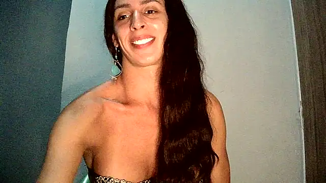 Snapshot of AlexiaDuucan chatting on February 2025 09:22:01 PM AlexiaDuucan online show from February 2025 09:22:01 PM