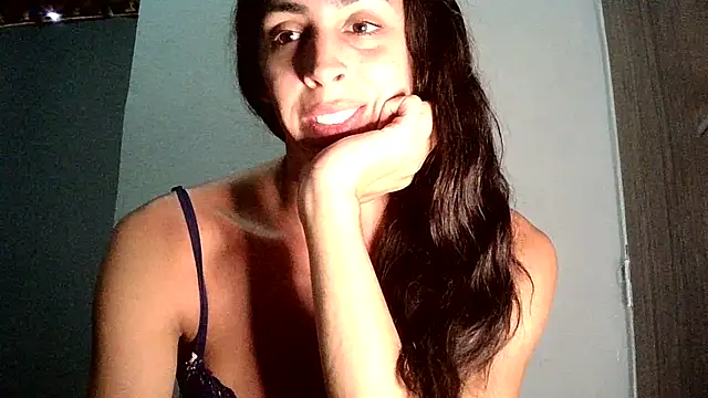 Snapshot of AlexiaDuucan chatting on March 2025 07:42:02 PM AlexiaDuucan online show from March 2025 07:42:02 PM