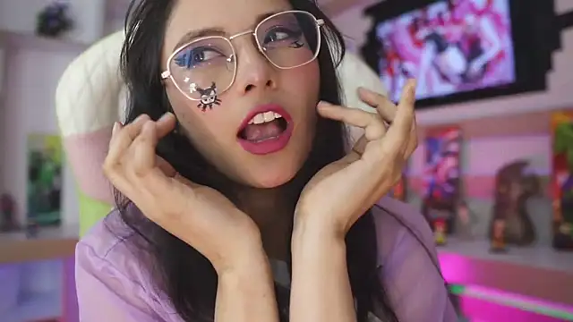 Kyomi chang online show from January 2025 05:12:02 PM