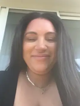 MeghanXO online show from September 2025 01:55:01 PM