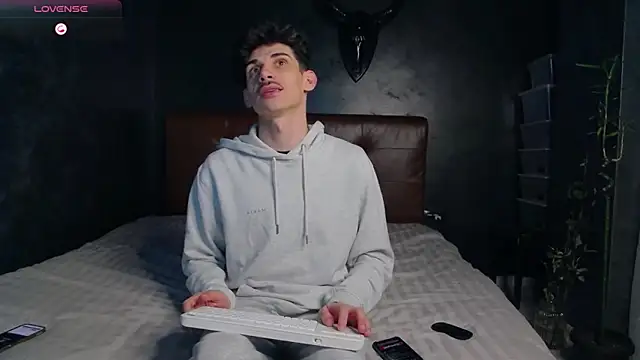 DanielCrush1 online show from March 2026 03:27:02 PM