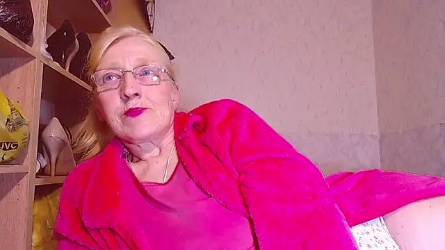 Snapshot of MadamBombShell chatting on December 2024 07:29:01 PM MadamBombShell online show from December 2024 07:29:01 PM