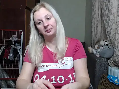 Snapshot of BustyBlond chatting on January 2025 04:25:02 PM BustyBlond online show from January 2025 04:25:02 PM