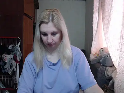 Snapshot of BustyBlond chatting on January 2025 09:15:02 AM BustyBlond online show from January 2025 09:15:02 AM