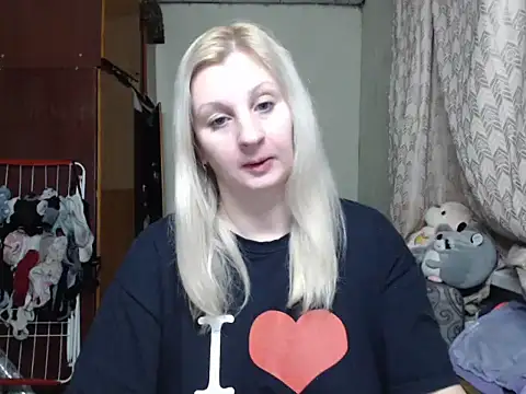 Snapshot of BustyBlond chatting on January 2025 03:03:01 PM BustyBlond online show from January 2025 03:03:01 PM