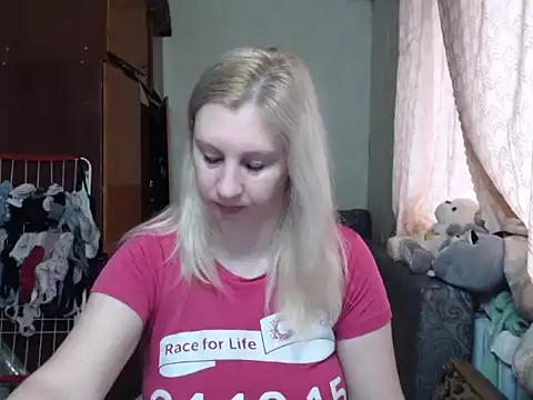 Snapshot of BustyBlond chatting on January 2025 06:30:02 AM BustyBlond online show from January 2025 06:30:02 AM