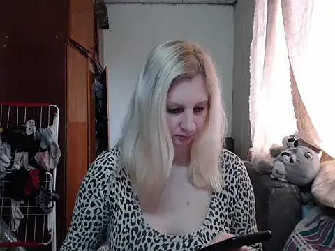 Snapshot of BustyBlond chatting on February 2025 10:15:02 AM BustyBlond online show from February 2025 10:15:02 AM