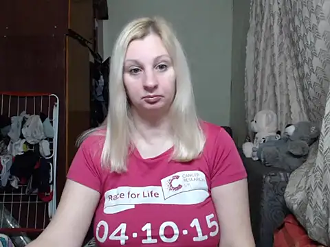 Snapshot of BustyBlond chatting on February 2025 03:49:01 PM BustyBlond online show from February 2025 03:49:01 PM