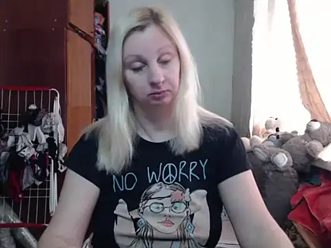 Snapshot of BustyBlond chatting on February 2025 06:40:01 AM BustyBlond online show from February 2025 06:40:01 AM