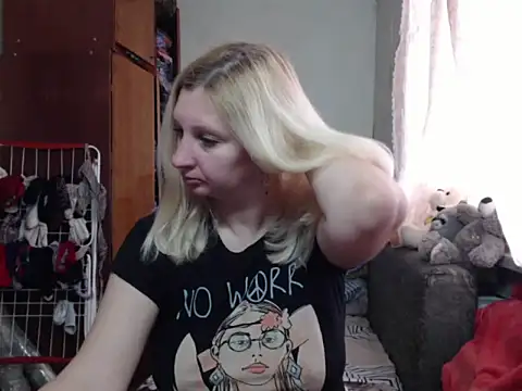 Snapshot of BustyBlond chatting on February 2025 02:00:01 PM BustyBlond online show from February 2025 02:00:01 PM