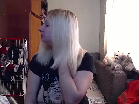 Snapshot of BustyBlond chatting on February 2025 05:26:01 AM BustyBlond online show from February 2025 05:26:01 AM