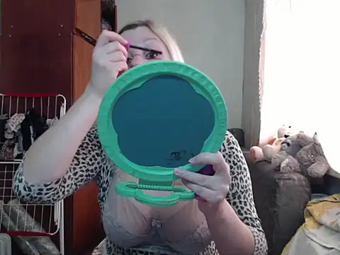 Snapshot of BustyBlond chatting on March 2025 06:48:01 AM BustyBlond online show from March 2025 06:48:01 AM