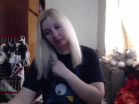 Snapshot of BustyBlond chatting on March 2025 06:16:01 AM BustyBlond online show from March 2025 06:16:01 AM