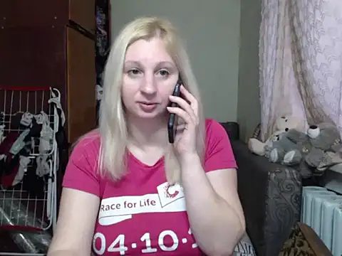 Snapshot of BustyBlond chatting on March 2025 03:40:02 PM BustyBlond online show from March 2025 03:40:02 PM