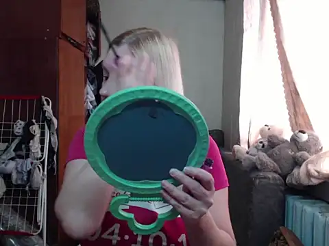 Snapshot of BustyBlond chatting on March 2025 06:03:01 AM BustyBlond online show from March 2025 06:03:01 AM