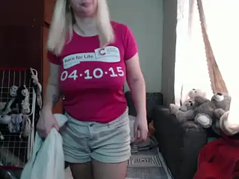 Snapshot of BustyBlond chatting on March 2025 09:09:01 AM BustyBlond online show from March 2025 09:09:01 AM