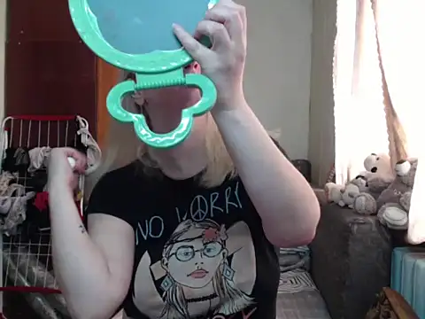 Snapshot of BustyBlond chatting on March 2025 05:02:01 AM BustyBlond online show from March 2025 05:02:01 AM