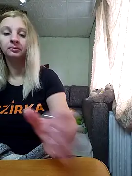 Snapshot of BustyBlond chatting on October 2025 05:54:02 AM BustyBlond online show from October 2025 05:54:02 AM