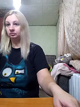 Snapshot of BustyBlond chatting on November 2025 05:13:01 PM BustyBlond online show from November 2025 05:13:01 PM