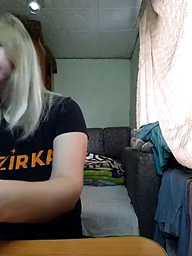 Snapshot of BustyBlond chatting on November 2025 05:57:01 AM BustyBlond online show from November 2025 05:57:01 AM