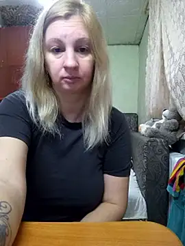 Snapshot of BustyBlond chatting on November 2025 05:18:02 AM BustyBlond online show from November 2025 05:18:02 AM