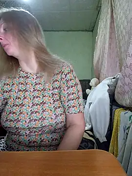 Snapshot of BustyBlond chatting on January 2026 05:32:01 AM BustyBlond online show from January 2026 05:32:01 AM