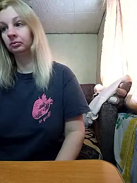 Snapshot of BustyBlond chatting on January 2026 06:08:01 AM BustyBlond online show from January 2026 06:08:01 AM