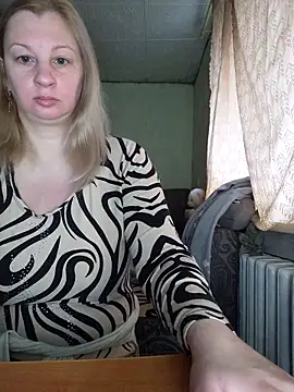 Snapshot of BustyBlond chatting on February 2026 05:59:02 AM BustyBlond online show from February 2026 05:59:02 AM