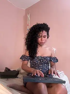 GabriSaenz online show from December 2024 04:06:01 PM