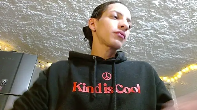 Snapshot of omar_alurba chatting on April 2026 11:33:02 PM omar alurba online show from April 2026 11:33:02 PM