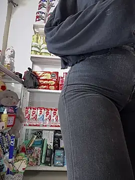 sammyqueenx21 online show from March 2025 08:56:02 AM