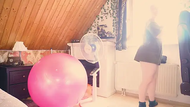 TessaWinter online show from September 2025 02:39:02 PM