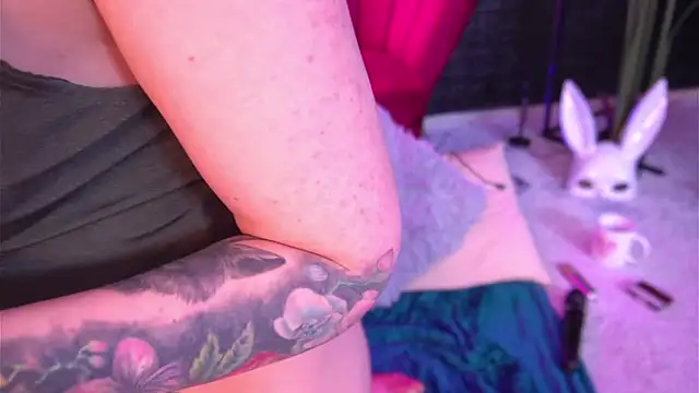 Snapshot of ScarlettQuate chatting on December 2024 07:32:02 PM ScarlettQuate online show from December 2024 07:32:02 PM