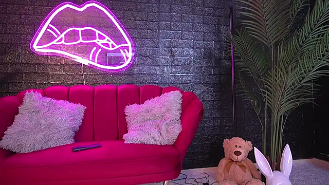 Snapshot of ScarlettQuate chatting on January 2025 06:02:01 PM ScarlettQuate online show from January 2025 06:02:01 PM