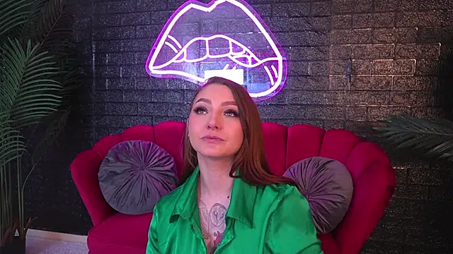 Snapshot of ScarlettQuate chatting on March 2025 05:39:02 PM ScarlettQuate online show from March 2025 05:39:02 PM