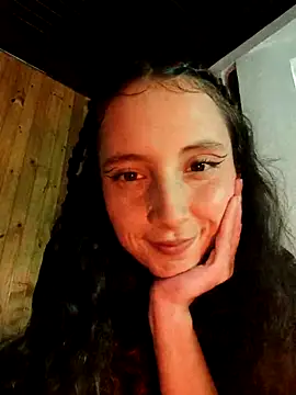 Snapshot of _Laary chatting on March 2025 09:45:02 PM Laary online show from March 2025 09:45:02 PM