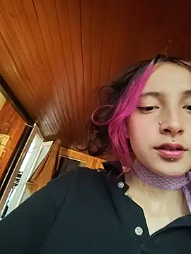 Snapshot of _Laary chatting on November 2025 08:46:02 PM Laary online show from November 2025 08:46:02 PM