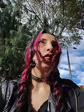 Snapshot of _Laary chatting on November 2025 09:04:01 PM Laary online show from November 2025 09:04:01 PM