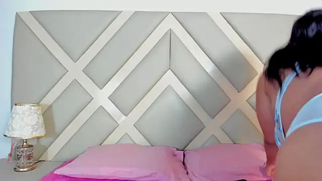 Snapshot of SSCARLETH_ chatting on February 2025 07:05:01 PM SSCARLETH online show from February 2025 07:05:01 PM