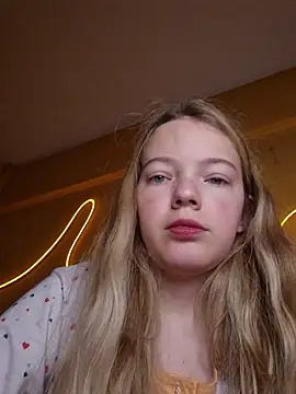 Snapshot of -veranito- chatting on September 2025 03:08:01 AM -veranito- online show from September 2025 03:08:01 AM