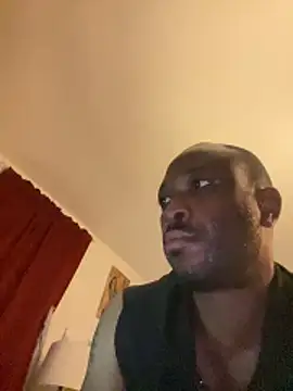 Snapshot of KingB8r chatting on December 2025 04:07:02 AM KingB8r online show from December 2025 04:07:02 AM