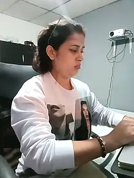 Snapshot of Latina_sexy1 chatting on February 2025 11:43:01 PM Latina sexy1 online show from February 2025 11:43:01 PM