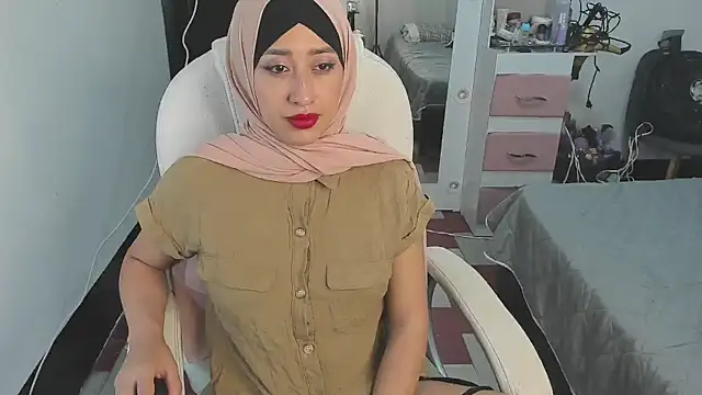 adila anich online show from December 2024 12:08:01 AM