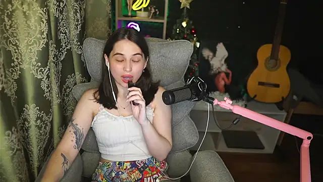 delicatedBailey online show from July 2026 11:48:02 PM