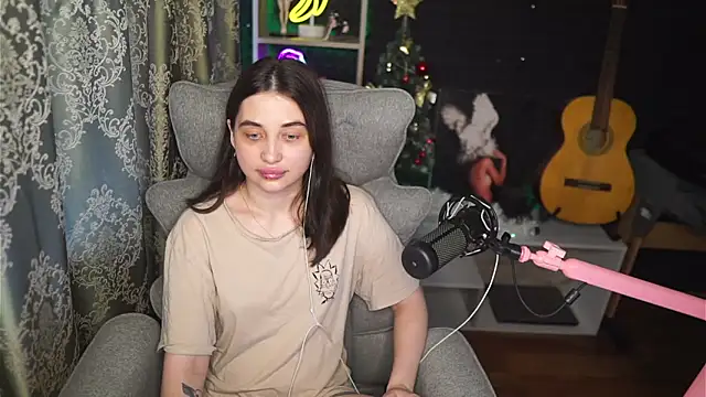 delicatedBailey online show from August 2026 04:48:01 AM