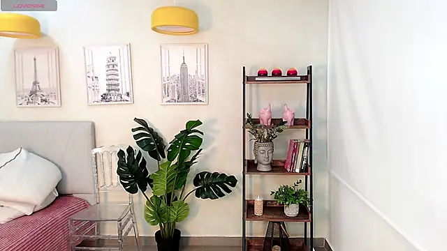 Sassy--Girl online show from February 2025 06:15:02 PM