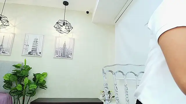 Sassy--Girl online show from September 2025 06:10:01 PM