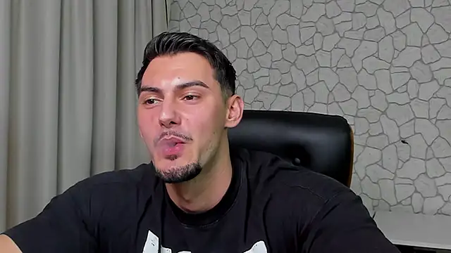 Snapshot of ClintMasters chatting on April 2026 06:55:01 AM ClintMasters online show from April 2026 06:55:01 AM